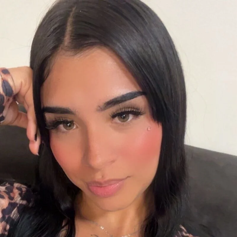 Shalom_pink18 live cam profile