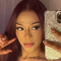 Slika avatara modela _MissViolet_