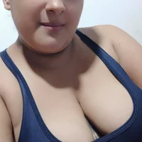 gril130695's Profile Pic