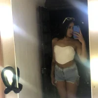 zoe_dirty_hot
