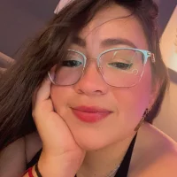 alisbloom Adlı Modelin Avatarı