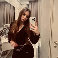 Nicole__De__Lux