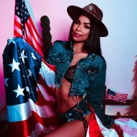 MauraGrayy's Avatar Pic
