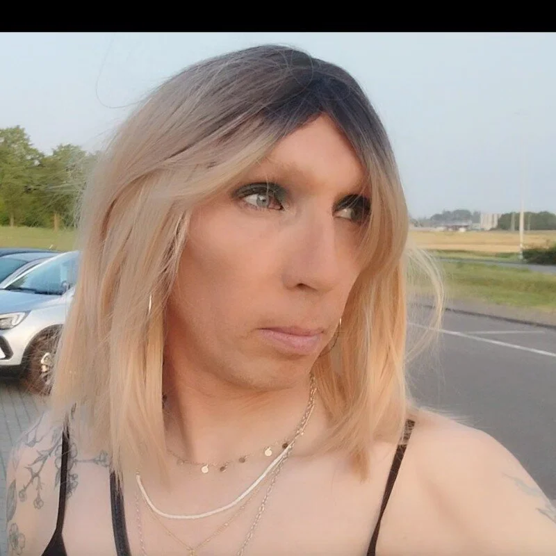 Ombeline1 Stripchat profile image