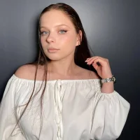 LikaMore's Profile Pic