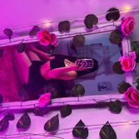 Andrea18_pink's Profile Pic