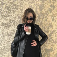 ArletteCroston's Profile Pic
