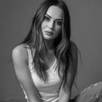 Alina5379 Adlı Modelin Avatarı