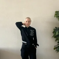 DeannaMartin Φωτ, Προφίλ