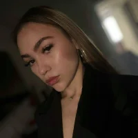 SynneHearl Φωτ, Προφίλ