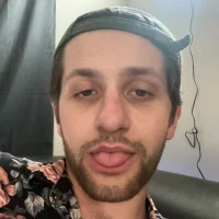 صورة الملف الشخصي لـ SweatyAssignment910