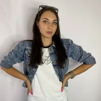 MomikaSl's Profile Pic