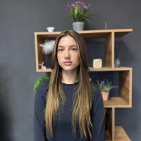 LoraAyres's Profile Pic