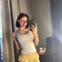 Rareauraa, вебкам-модель Stripchat