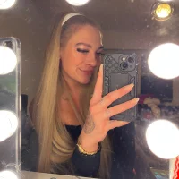 LizzyLush_'s Avatar Pic