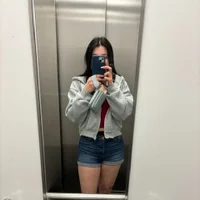 Elisa_Pheb এর প্রোফাইল ছবি