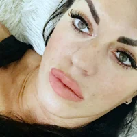 Lilianya's Profile Pic