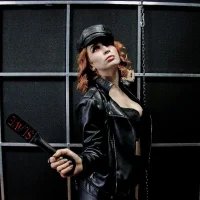 Eva_Richter's Avatar Photo