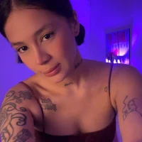 Oliviasimsのライブチャットルーム