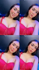 EmilyPacho_ Public Pic 4