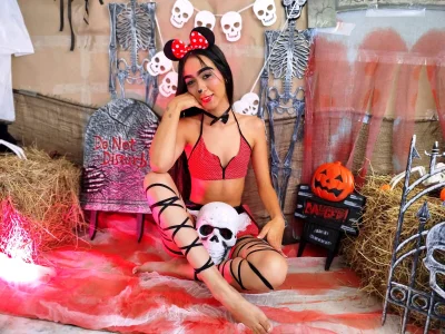 VioletaCollins 🥰I want to eat a mouse 😘 Pic 4