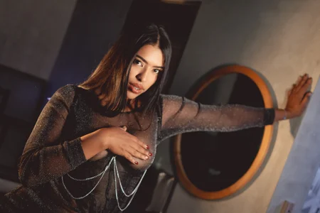 Neon Queen 💜 od RiriiBrunette__  2 snímek