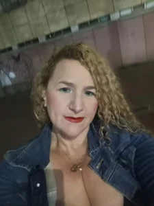 Blonde_mature1 Public  3টি ছবি