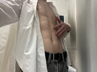 Midnight_gospell In bathroom Immagine  3