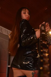 Scarlett__Cooper__1 DOMINA Pic