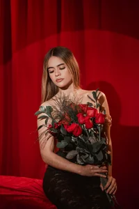 lilith4_s Lilith loves roses Pic 4