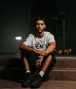 Thiagoferreti “Your essence has something forbidden… and that is why it is impossible to ignore it.” 🫦 Gambar 6