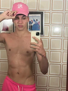 latenightbros Brrr Εικόνα 2
