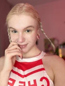 Mia_WaterFall CUTE PETITE BLONDE CHEERLEADER Kuva