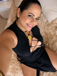Coral_Rousee Public Pic 7