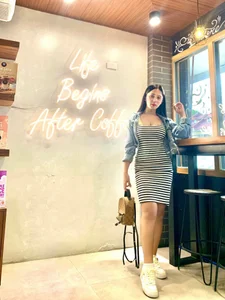 QueenStacey outside Pic 4