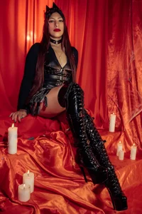 AlisonCold THE QUEEN OF LATEX Pic