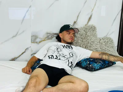 A little tenderness and a lot of fire 🔥💋 od Enzo_Turner  3 snímek