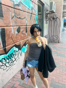 FemCupid a little time outside Pic 9