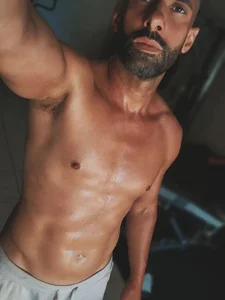 metarav3n Husband Pic