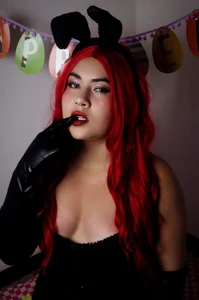 lilith_velvet_ Pascua Day Pic