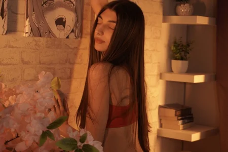 LilyShine_ Public  2টি ছবি