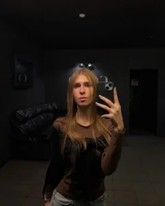 ElsieKuhlmann Delicate Lines Pic