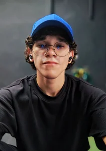 Tom_Blues Public টি ছবি