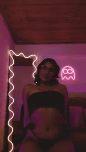 PEACHY_TAY Hello Foto