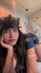 LiaObrien “Make me scream while you cum inside me.” Pic