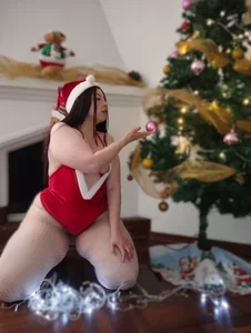 ari_rossee happy and delicious christmas Pic