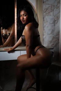 Valentina_rose_x Mirror Temptation🪞 Gambar
