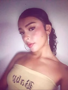 AlanaMartinez_PinkPublic Bild 4