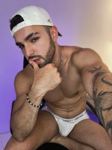 Apolo_lux1 Will you be able to resist? 😏 Pic