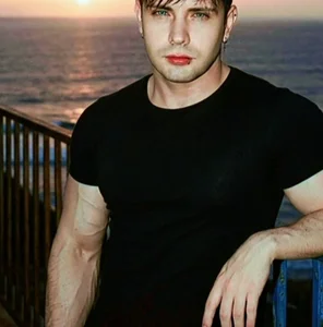 AlexisSpears_: ♈ ( 2 фото)